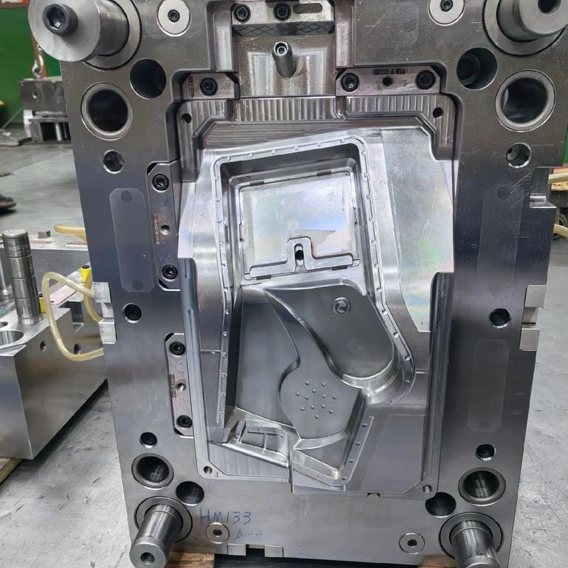 Appliceringen av formsprutningsinsatser