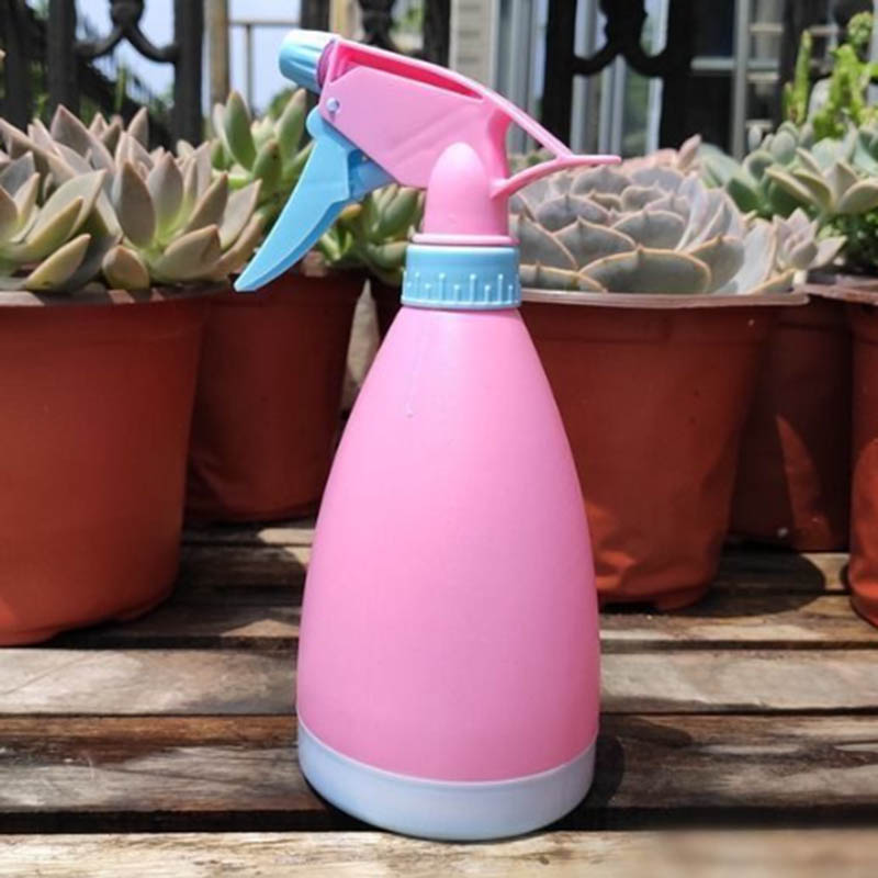 Watering bottle molding