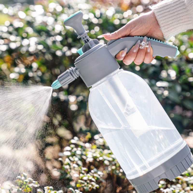 Watering bottle molding