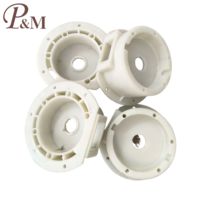 Plastkapsyler och förslutningar gjutning