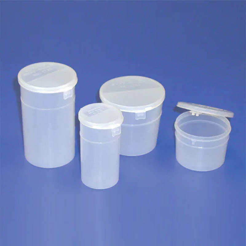 Plastprovbehållare